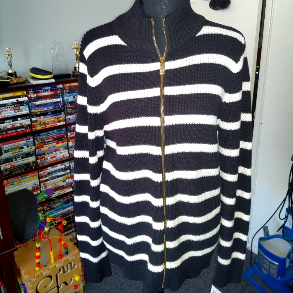 Charter club black and white zipped sweater